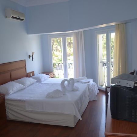 Silva Hotel Ayvalik Bagian luar foto
