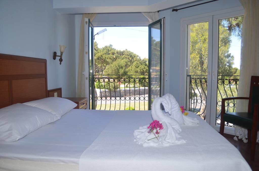 Silva Hotel Ayvalik Bagian luar foto