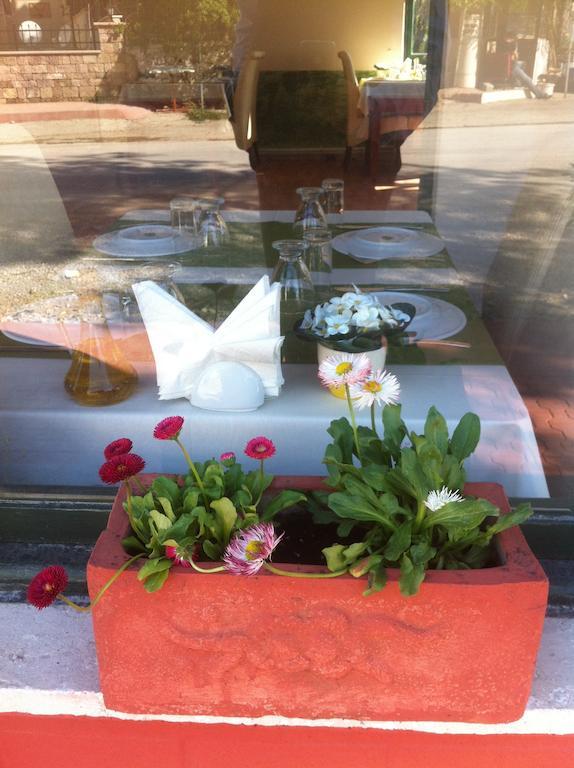 Silva Hotel Ayvalik Bagian luar foto