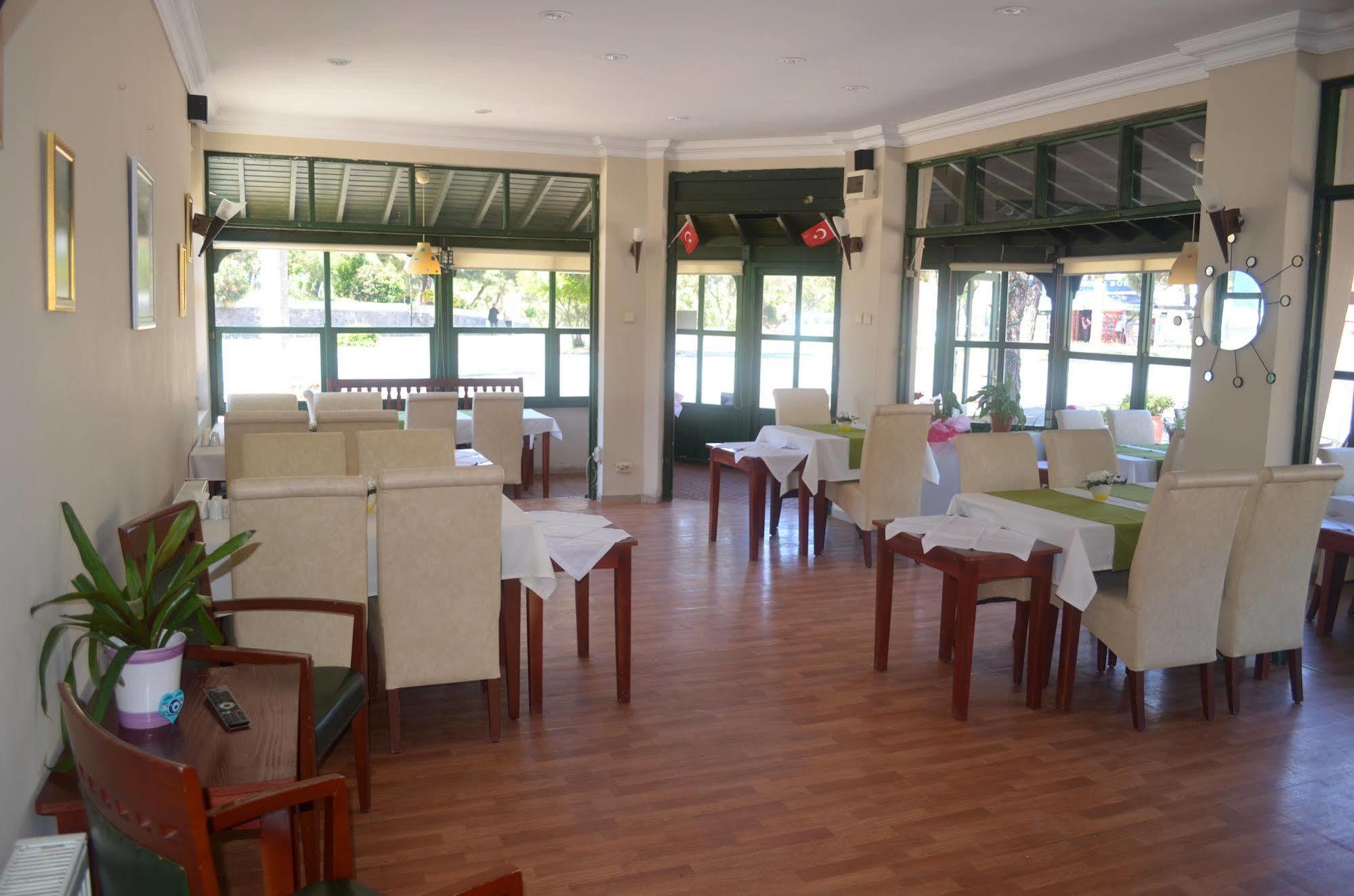 Silva Hotel Ayvalik Bagian luar foto