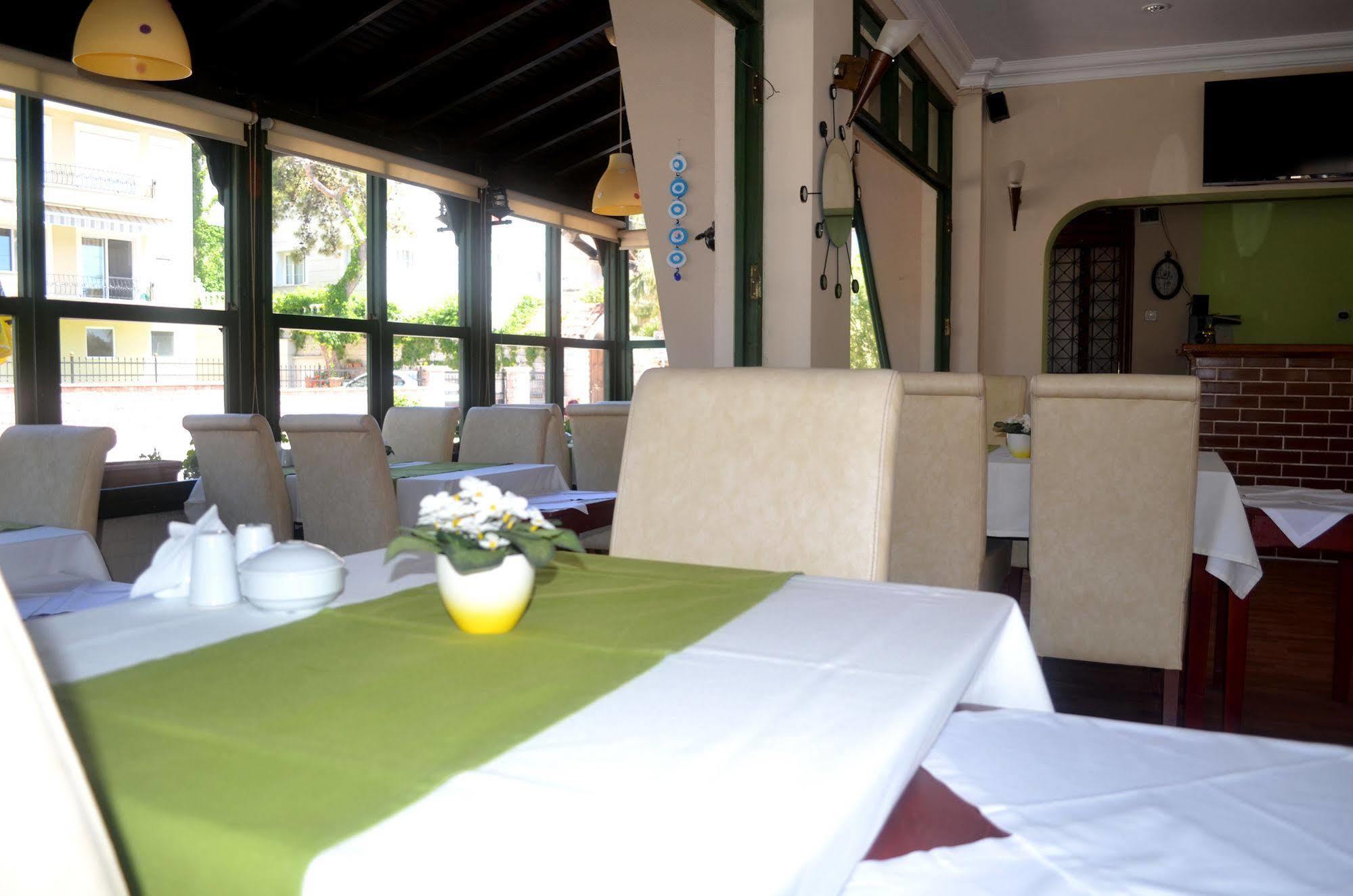 Silva Hotel Ayvalik Bagian luar foto