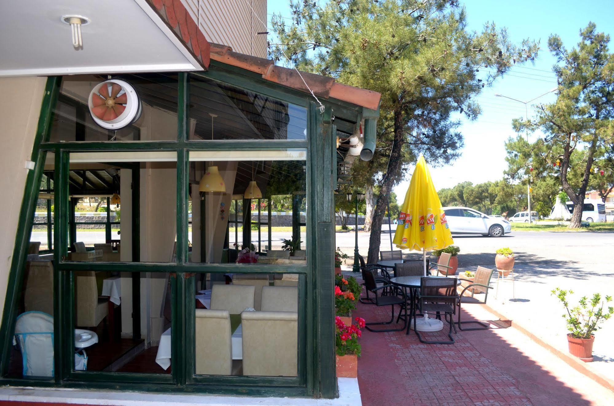 Silva Hotel Ayvalik Bagian luar foto