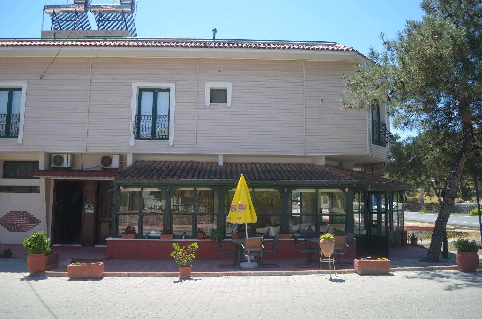 Silva Hotel Ayvalik Bagian luar foto