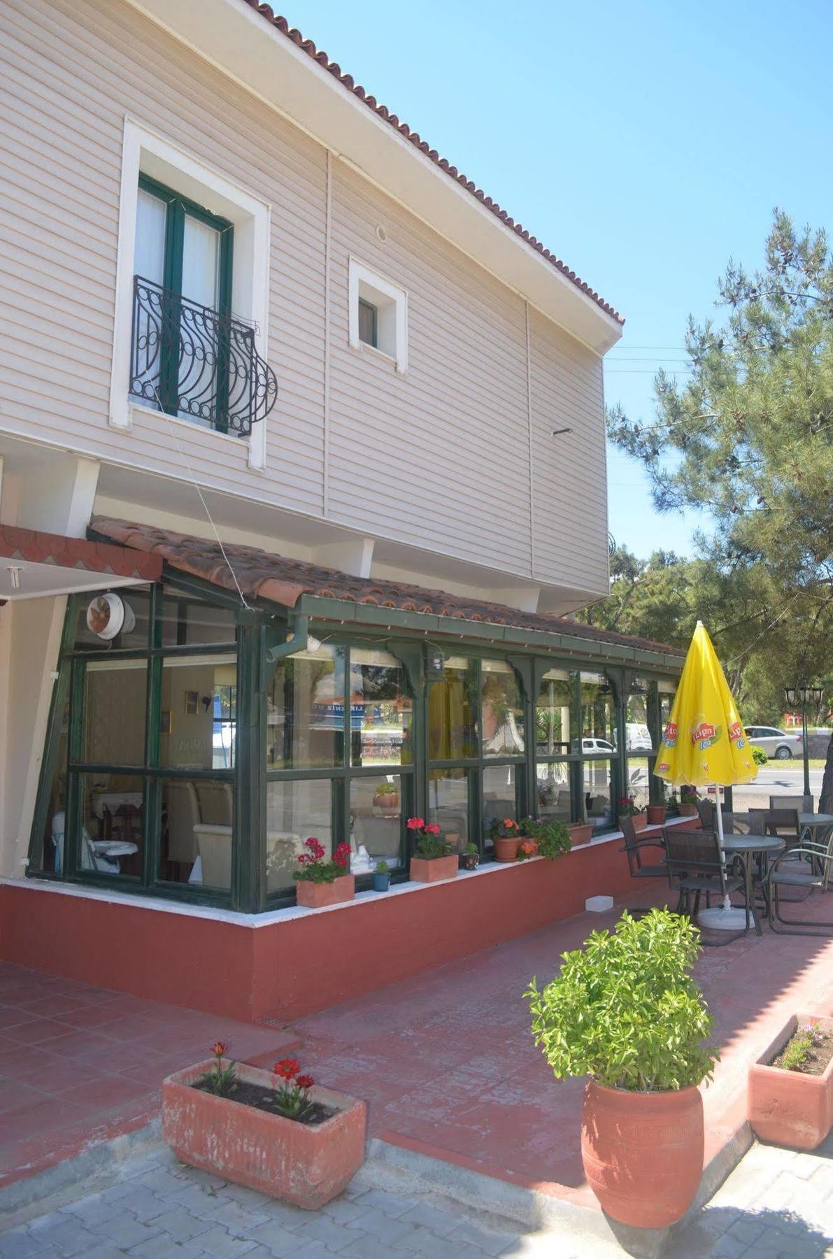 Silva Hotel Ayvalik Bagian luar foto